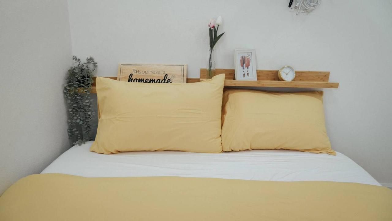 Bloomin' Moon Hostel & Cafe, Chiang Mai Old Town エクステリア 写真